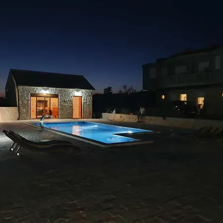 Doci Villa *